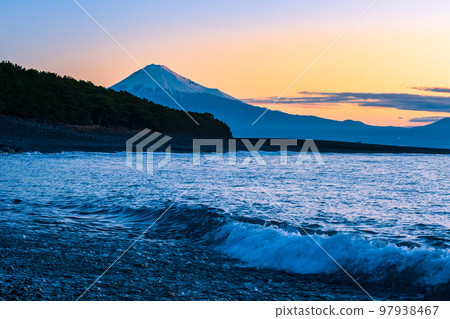 從三保松原看到的富士（黎明） 97938467