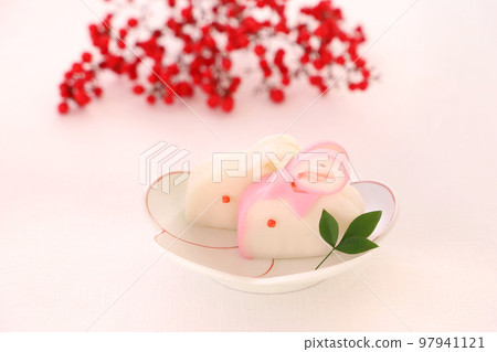 紅色和白色kamaboko紅色兔子 紅色和白色kamaboko紅色兔子 97941121