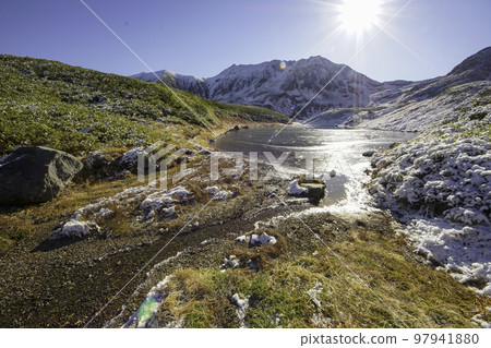 Midorigaike and Tateyama, dazzling Midorigaike and Tateyama, dazzling 97941880