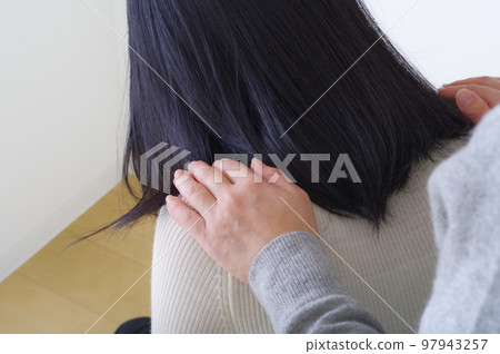 A troubled girl and her mother 97943257