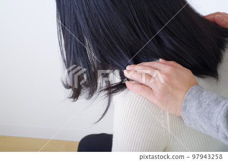 A troubled girl and her mother A troubled girl and her mother 97943258
