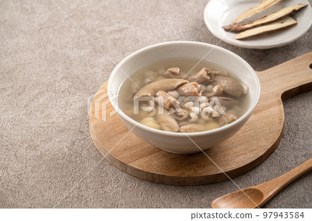 台灣 小吃 食物 四神湯 四臣湯 Taiwan four herb soup モツ入り薬膳スープ 97943584
