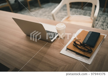 smart phone, desk, desks 97944376