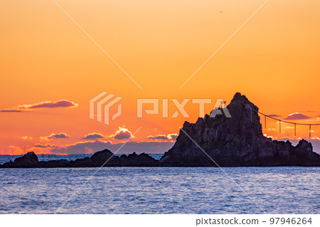 (Kanagawa) Manazuru Peninsula Mitsuishi Coast Sunrise 97946264