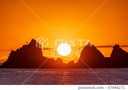 (Kanagawa) Manazuru Peninsula Mitsuishi Coast Sunrise 97946271