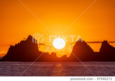 （神奈川縣）真鶴半島三石海岸日出 97946272