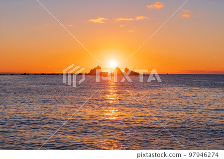 （神奈川縣）真鶴半島三石海岸日出 97946274