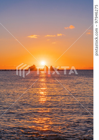 (Kanagawa) Manazuru Peninsula Mitsuishi Coast Sunrise 97946275