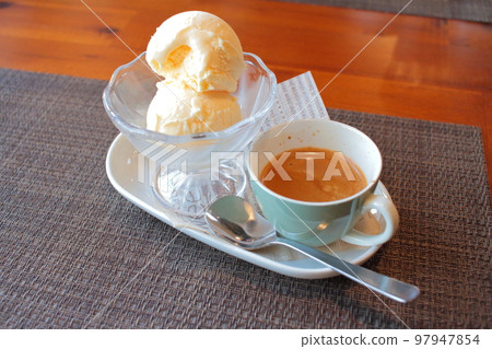 Enjoy a delicious affogato at a stylish and relaxing cafe 97947854