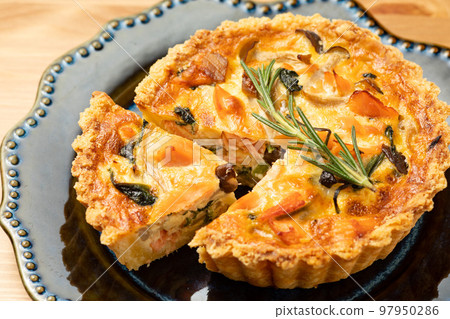 菠菜三文魚乳蛋餅 3 菠菜三文魚乳蛋餅 3 97950286