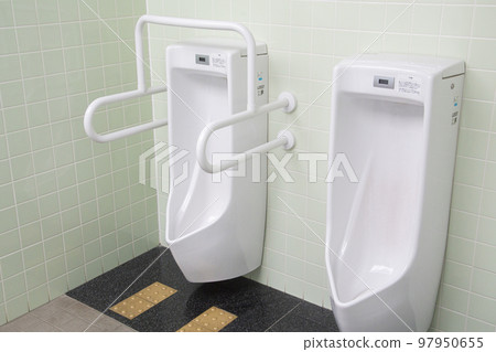 帶扶手的男士洗手間 帶扶手的男士洗手間 97950655