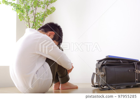 poor elementary school boy poor elementary school boy 97955285