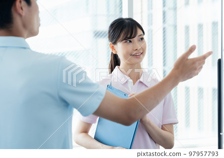 Senior staff training new employees Senior staff training new employees 97957793