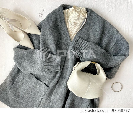 Gray knitted gown and various fashion accessories Gray knitted gown and various fashion accessories 97958737