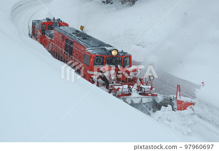 Yonesaka Line Uzen Matsuoka - Isa Territory JR East DD14-317 + DE10-1680 (Nagaoka) Tokusetsu 97960697