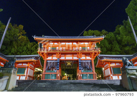 Kyoto Yasaka Shrine West Tower 97960793