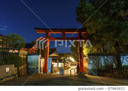 Kyoto, Yasaka Shrine at night, Gyokukomon exit 97960831
