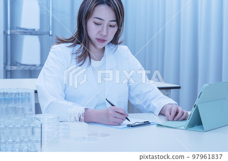 Researcher Laboratory Science Analyst Inspector Image material 97961837