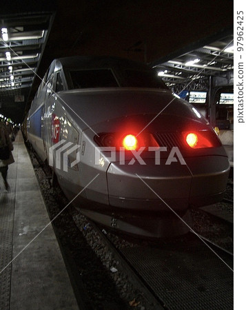 high-speed train, electric train, train 97962425