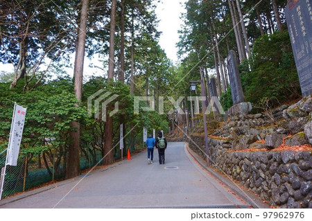 三峰神社, 秩父三社, 神社的途徑 97962976