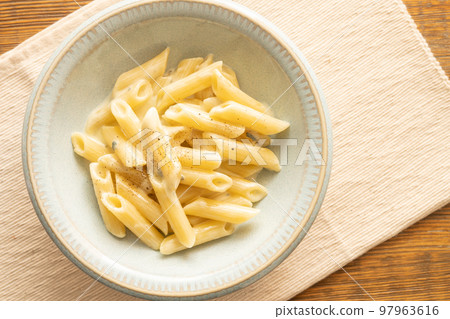 自製戈貢佐拉醬通心粉 自製戈貢佐拉醬通心粉 97963616