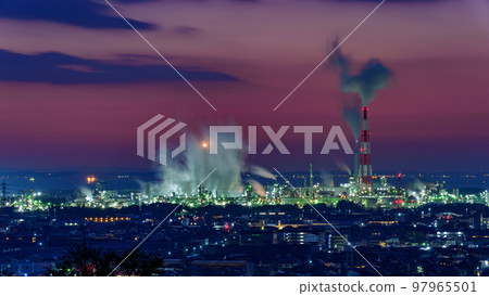 三重縣四日市工業園區的日出 97965501