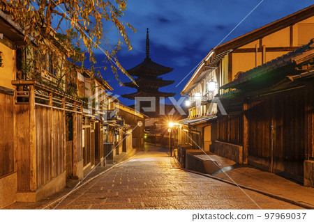 Kyoto City Yasaka Pagoda (from Sannen-zaka) night view 97969037