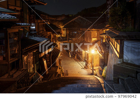 午夜產寧坂（三年坂）和清水寺的途徑 97969042