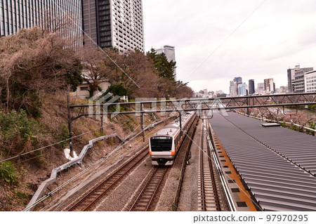 JR East Iidabashi Station 97970295