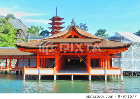 [Hiroshima Prefecture] Itsukushima Shrine and five-storied pagoda on Miyajima, one of the three most scenic spots in Japan 97971677