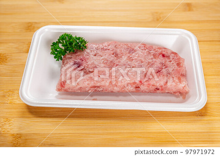 Tackling with tuna 97971972