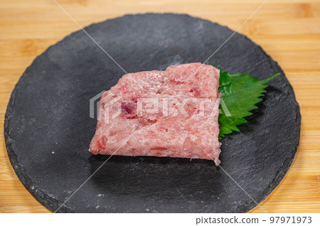 Tackling with tuna 97971973