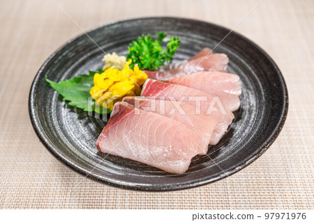 天然鰤魚生魚片 天然鰤魚生魚片 97971976