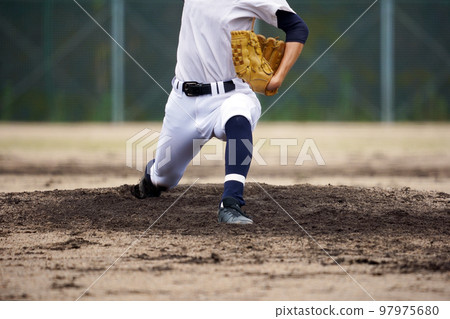 Right pitcher pitching motion (baseball) 97975680