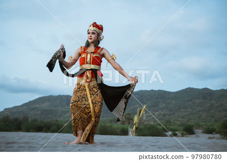 women presenting traditional Javanese dance movements women presenting traditional Javanese dance movements 97980780
