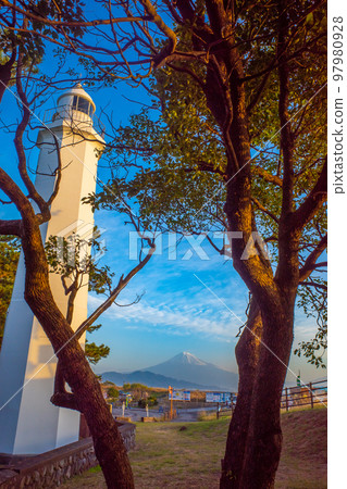 Miho Lighthouse and Mt. Fuji from Miho no Matsubara 97980928