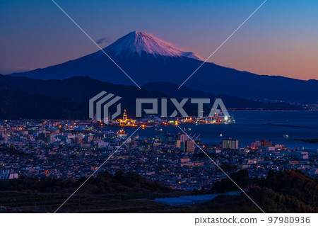 Shimizu Port and Mt. Fuji at dawn from Nihondaira 97980936