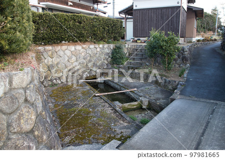 泉水 泉水 97981665