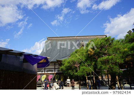 World Heritage Kanzan Chusonji Main Hall 97982434