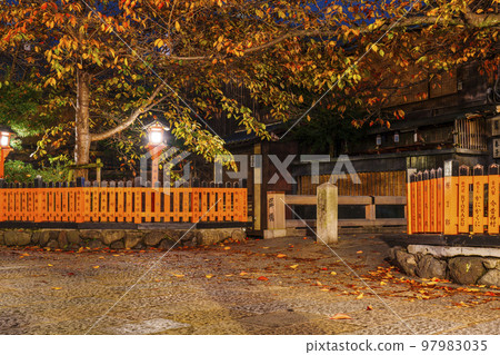 Kyoto's elegant Gion Shirakawa night view Tatsumibashi Autumn 97983035