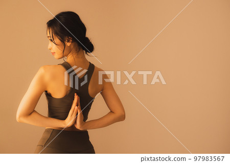 Hot yoga image Hot yoga image 97983567