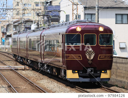 經過小倉站的近鐵特快 Awoyoshi 97984126