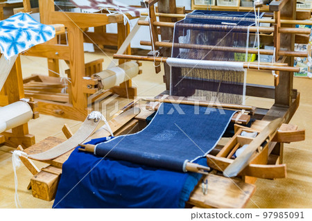 Yuki Tsumugi loom Yuki Tsumugi loom 97985091