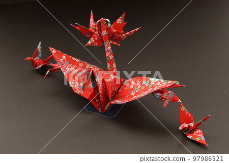 Kuwana's consecutive cranes Origami crane Black background 1 97986521