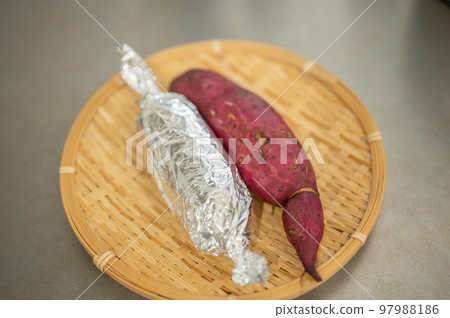 Everyone's favorite baked potato 97988186