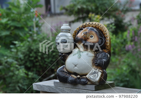 Shrine of Shigaraki ware Shrine of Shigaraki ware 97988220