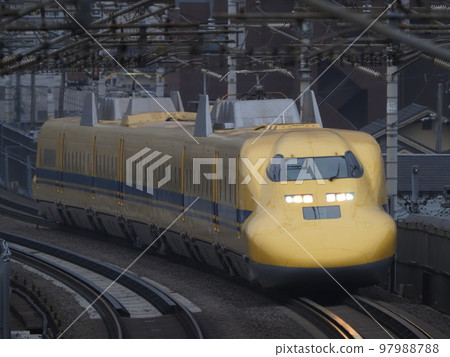 黃色醫生在山shina附近 97988788