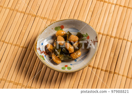 simmered soybeans and seaweed 97988821