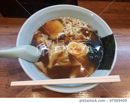Wonton noodles from the long-established Chinese restaurant "Jugemu" in Koiwa Wonton noodles from the long-established Chinese restaurant "Jugemu" in Koiwa 97989409