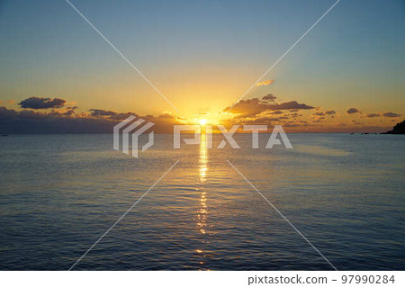 Sunrise in Osatsu Town_No5 97990284